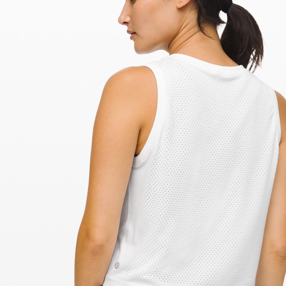 BLACK lululemon breeze by muscle tank - Picture 4 of 6